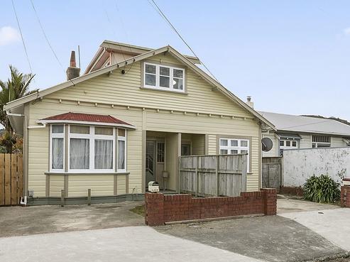 35 Plunket Avenue, Petone