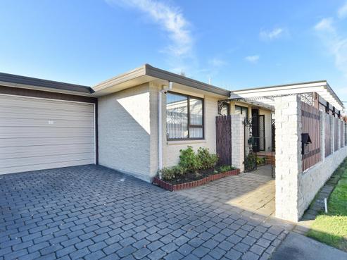 2 Sawyers Arms Road, Northcote