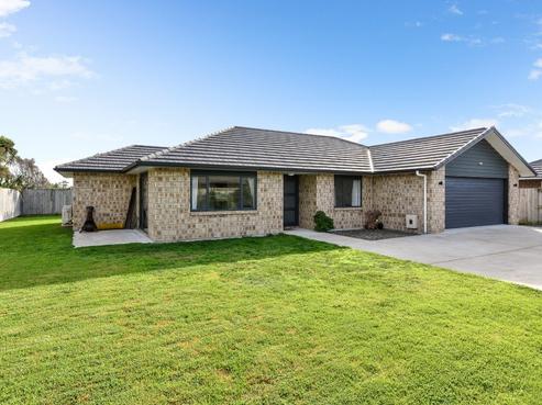 35 Whitney Place, Rototuna North