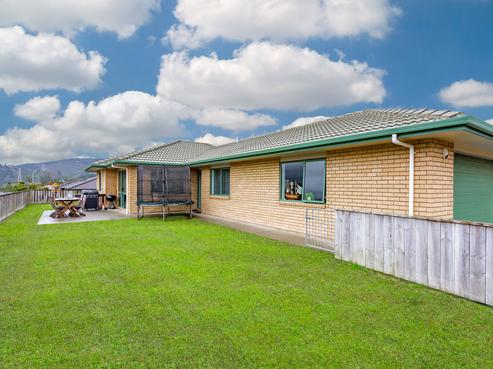 56 Percy Kinsman Crescent, Riverstone Terraces