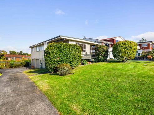 19 Taitua Drive, Te Atatu South