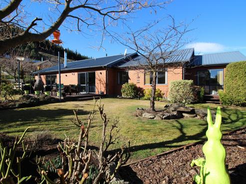 3 Holdom Place, Clyde