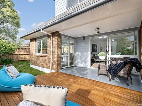 1/6 Mission View Drive, Northpark