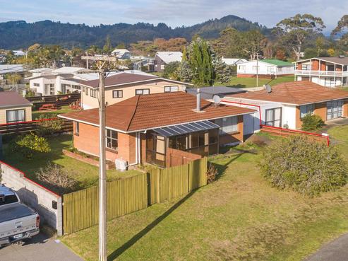 102 Lowe Street, Whangamata