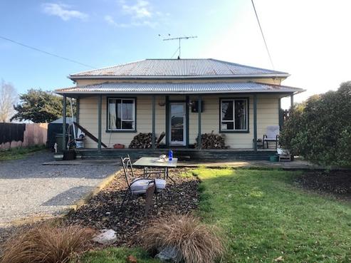 82 Johnson Street, Milton