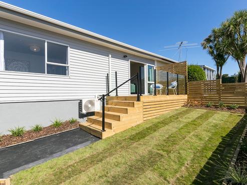 2/14 Spiers Street, Karori