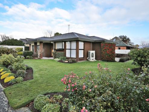 24 Lees Street, Gladstone