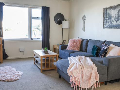 2 Clarence Cox Crescent, Pirimai