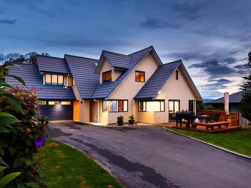 7 La Lena Grove, Fitzherbert