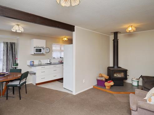 44C Woodend Road, Woodend