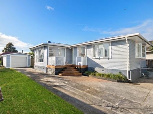 13 Karamu Street, Te Atatu Peninsula