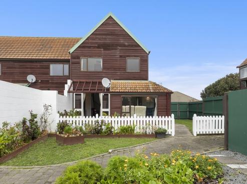10/17 Randwick Crescent, Moera