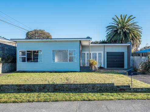 17 Gray Avenue, Paraparaumu Beach