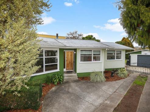 99 Collins Road, Melville