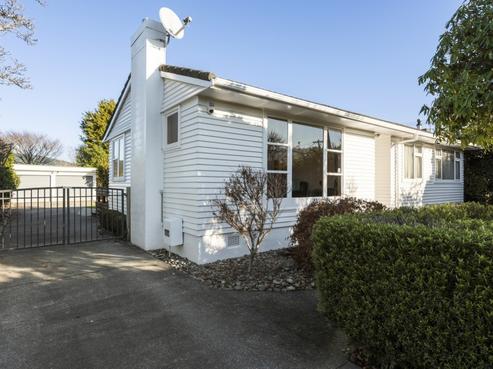 100 Fraser Crescent, Elderslea