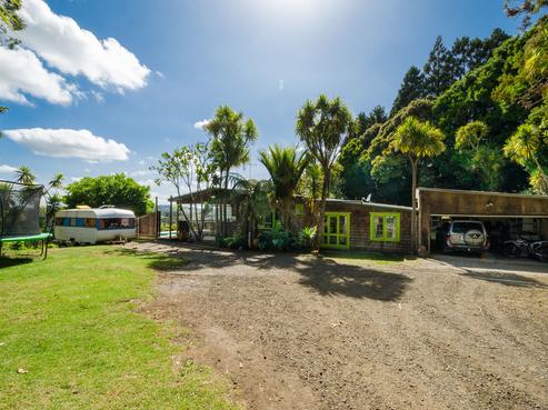 136 Horsman Road, Waitakere