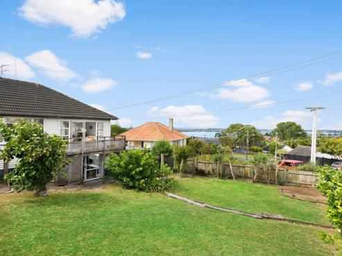 10 Clairville Crescent, Waiotaiki Bay