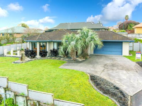 14 Pointon Glade, Grandview Heights