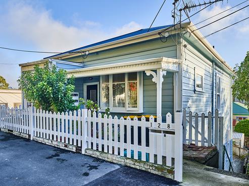 128 Russell Terrace, Berhampore