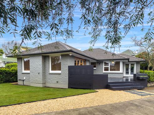 8 Trist Place, Edgeware
