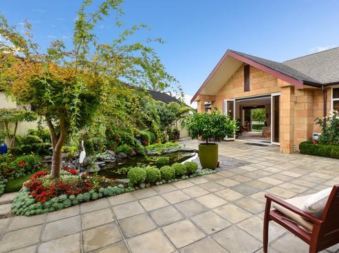 3 Palliser Drive, Huntington