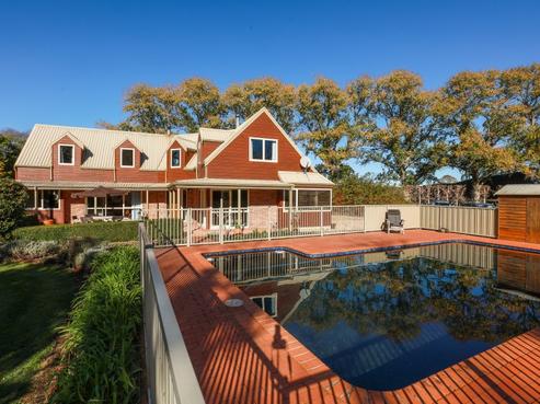293 Old School Road, Ngahinapouri