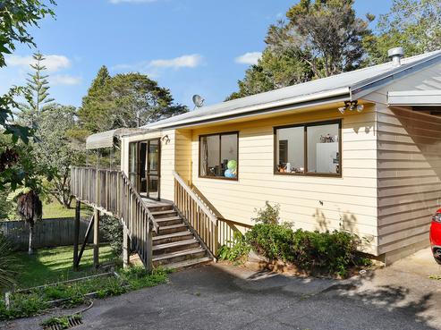 2/14 Norman Road, Titirangi