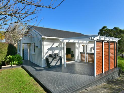 911 Whangaparaoa Road, Manly
