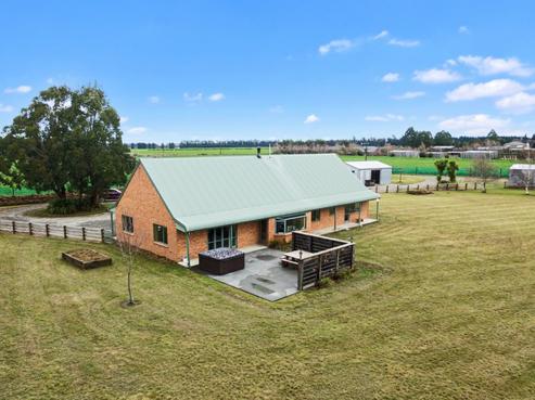 1414 Wards Road, Darfield