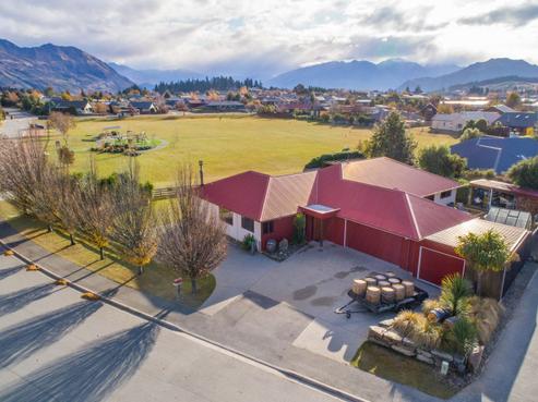 15 Allenby Place, Wanaka