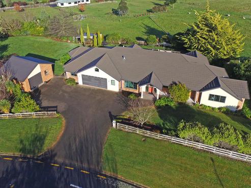 17 Malcolm Gillies Grove, Totara Park