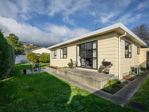 2/6 Ngaio Street, Stoke
