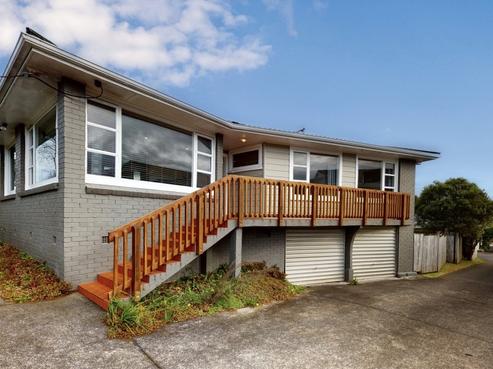 818 East Coast Road, Oteha