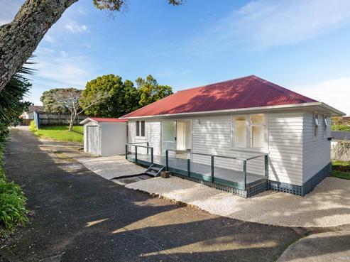 2/217 Lake Road, Belmont