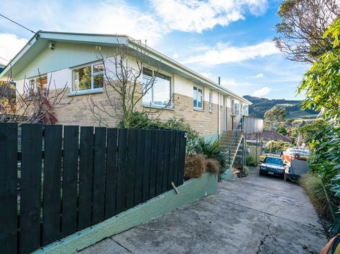 4 Delphic Street, Sawyers Bay