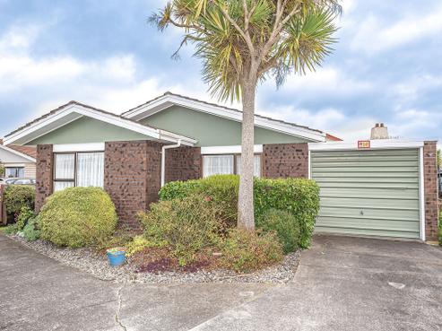 10 Antrim Place, Springvale