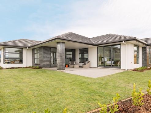 31 Katania Heights, Brightwater