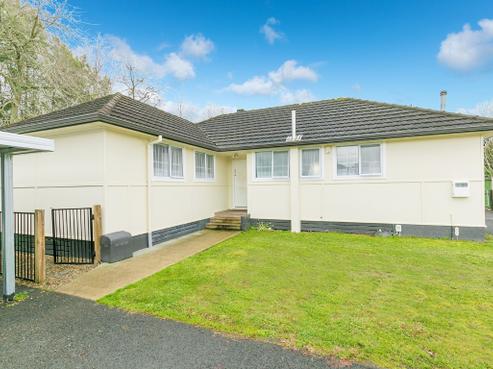 21B Montgomery Crescent, Bader