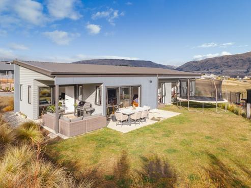 2 Barclay Place, Wanaka