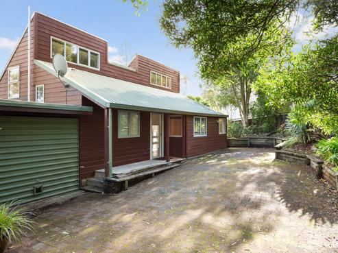 2/11 Limmer Place, Browns Bay