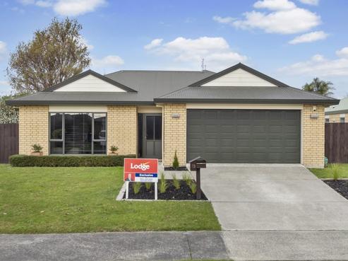 13 Saxon Woods Drive, Rototuna North