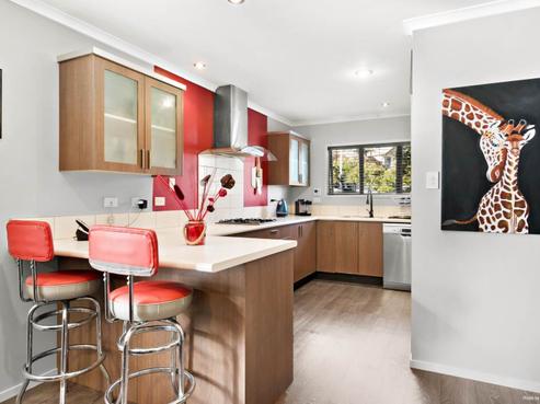 13 Candlestick Place, Oteha