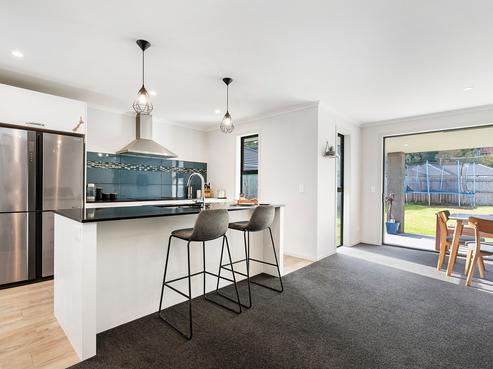 8 May Grove Lane, Tamaterau
