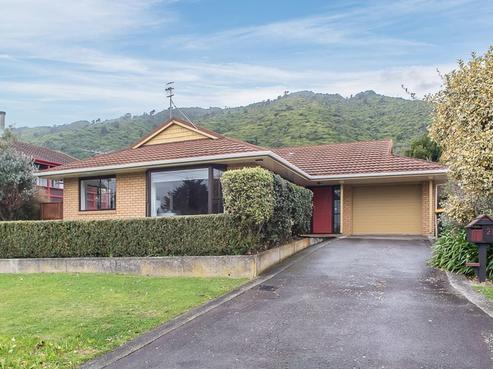 21 Huia Street, Waikanae