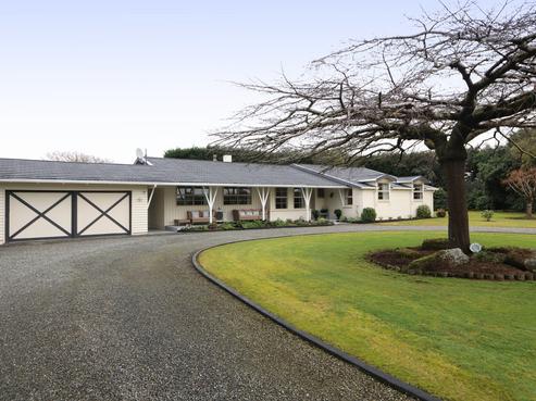 246 Mill Road South, Tisbury