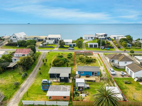 214 Pukehina Parade, Pukehina