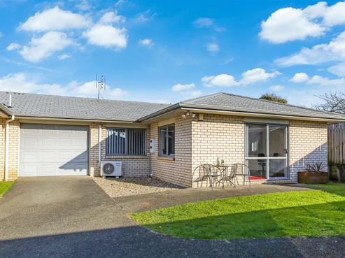 4/271 Queen Street, Pukekohe