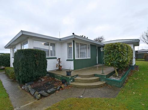23 Chesney Place, Heidelberg