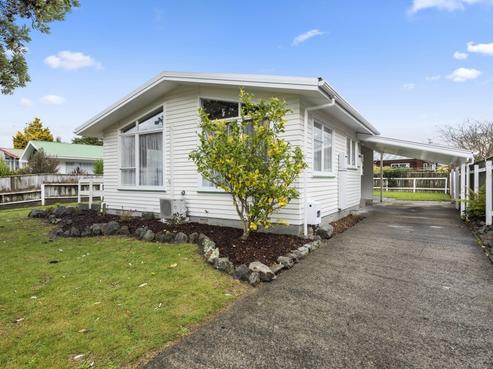7 Denver Grove, Totara Park