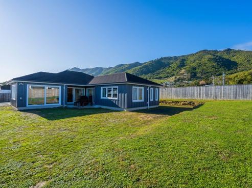 12 Mahia Lane, Waikanae